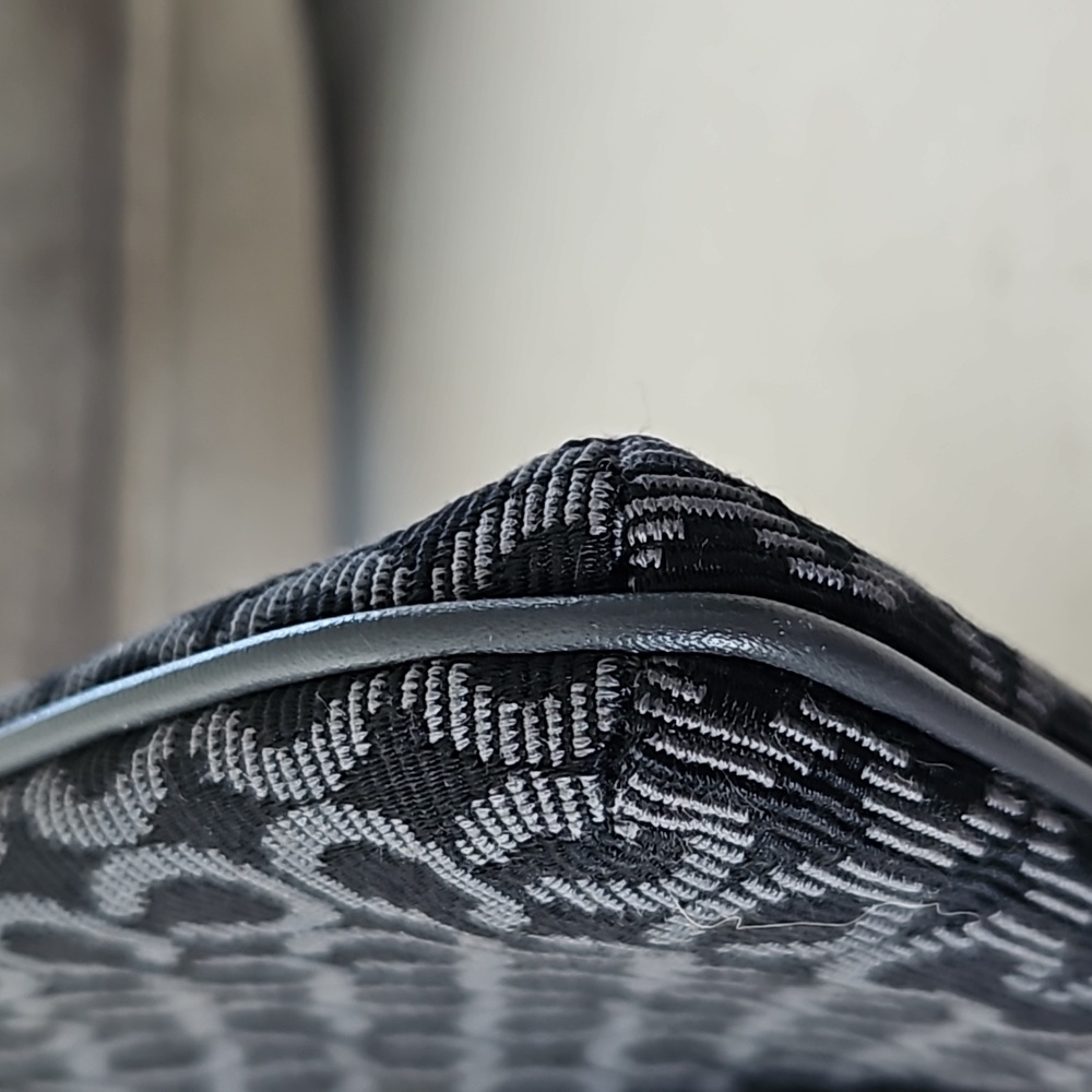 Coach wristlet - Picture 8 of 9